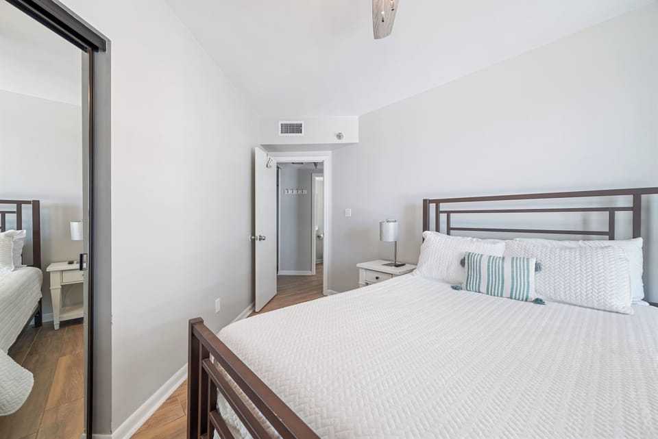 Guest bedroom