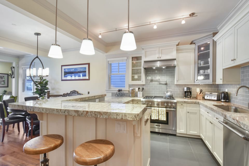 kitchen bar