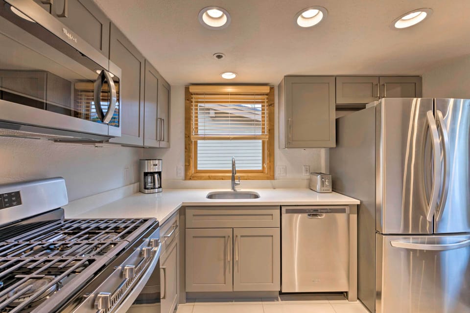 Kitchen | Drip Coffee Maker