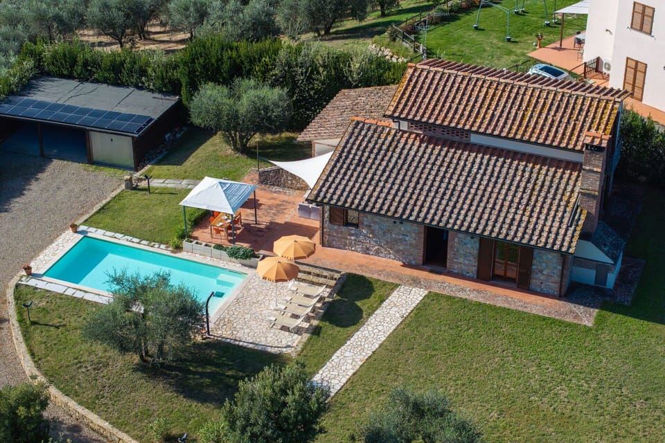 Building Exterior, Outdoor, Pool