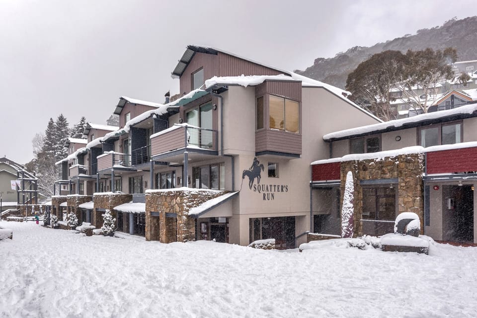 Situated in the Squatters Run complex, the most central location in Thredbo.