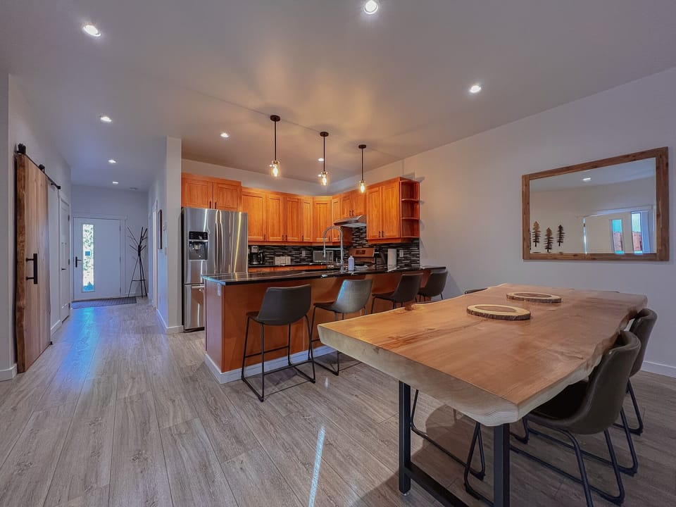 Dining/Kitchen