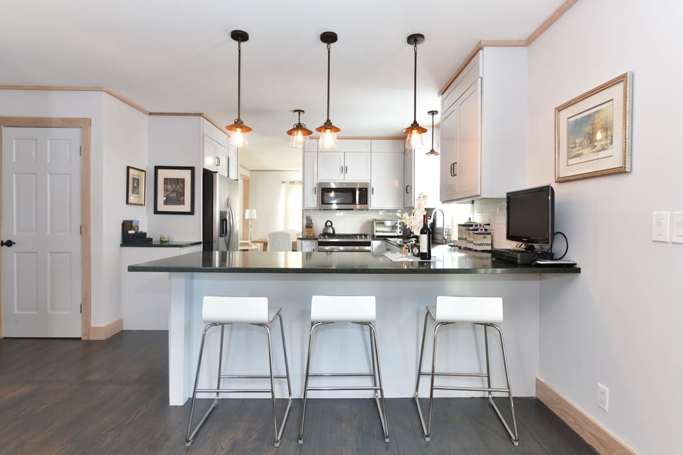 Kitchen Plus Island