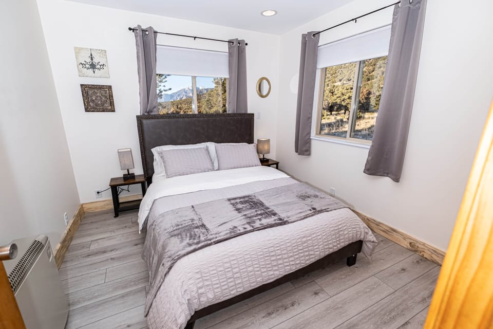 Bedroom Three: Comfortable Queen Bed (1)