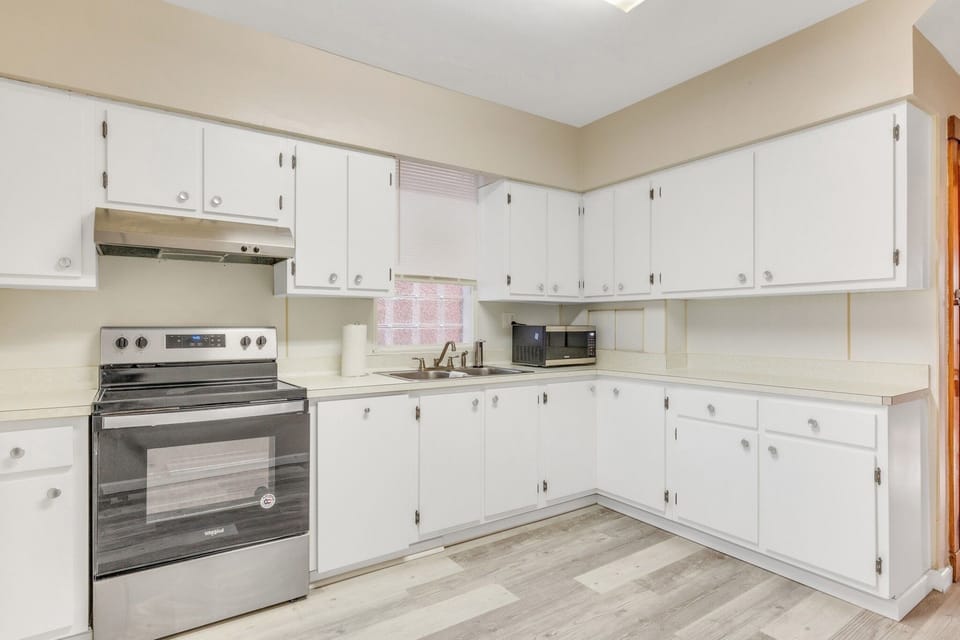Room, Indoors, Kitchen, Flooring, Kitchen Island
