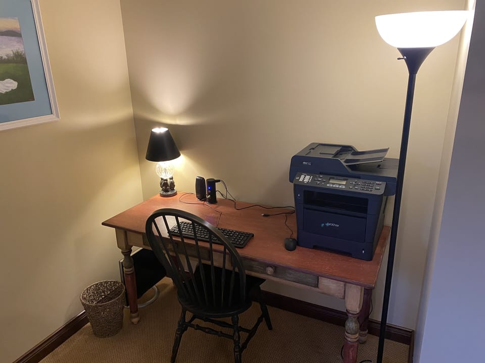 Upper master bedroom office area