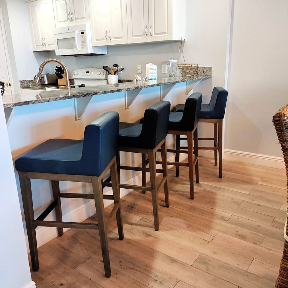 Bar Area with Seating for 4