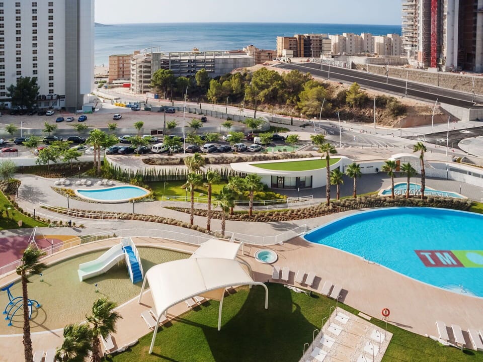 Plant, Water, Building, Property, Azure, Tree, Swimming Pool, Shade, Window, Urban Design
