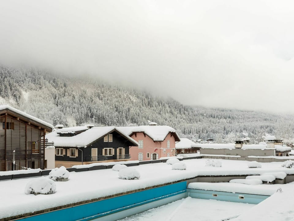 Cloud, Building, Sky, Snow, Window, Mountain, Water, House, Slope, Tree