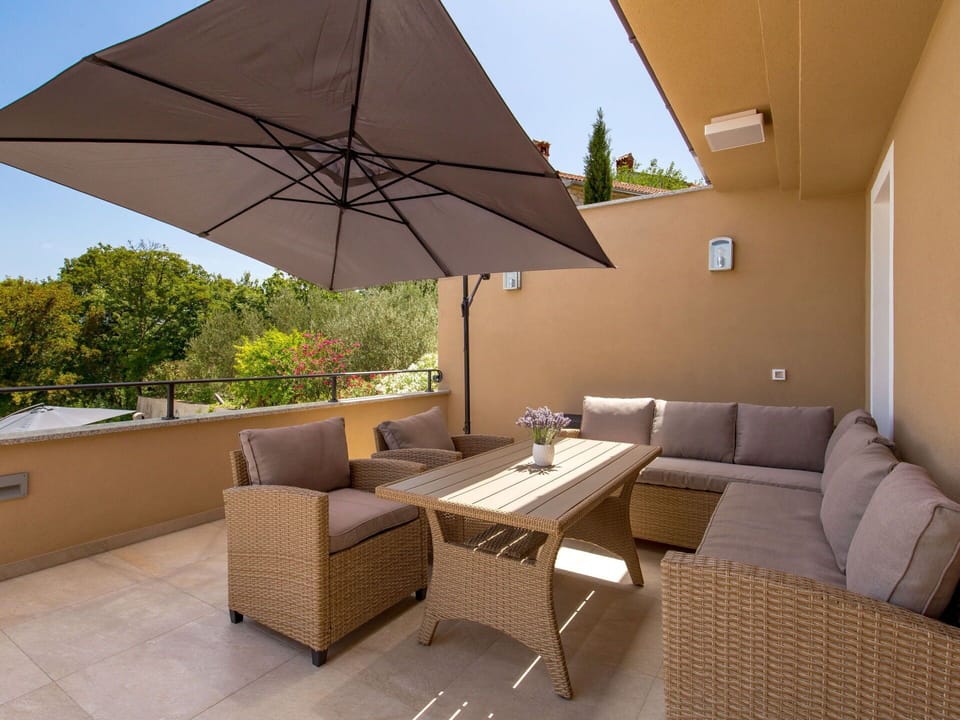 Table, Furniture, Property, Sky, Building, Umbrella, Shade, Plant, Tree, Couch