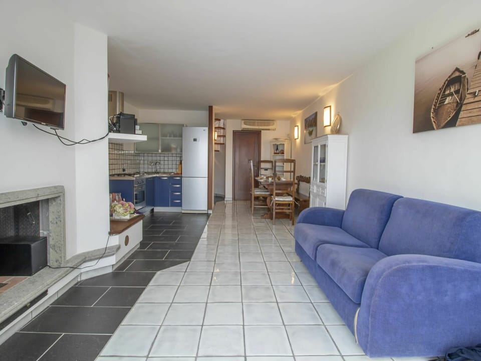 Picture Frame, Couch, Property, Table, Furniture, Building, Comfort, Interior Design, Lighting, Studio Couch