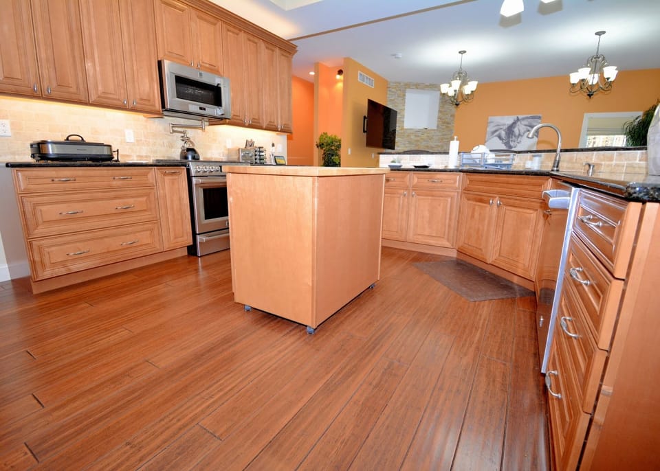 Gourmet kitchen 