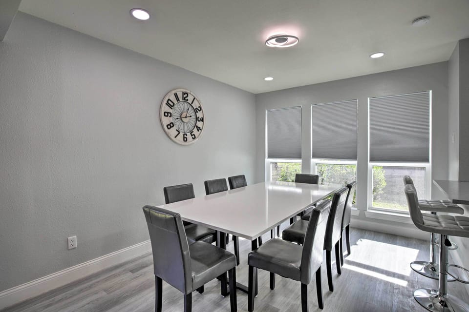 Dining Room | Dishware/Flatware