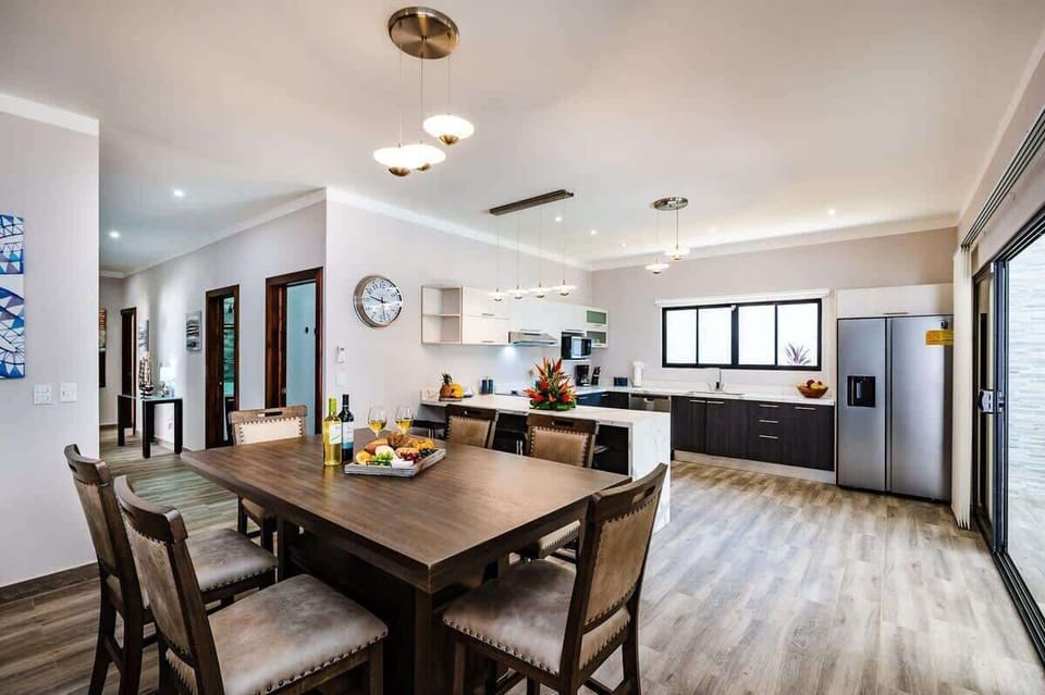 Dine in style with a space designed for good company.