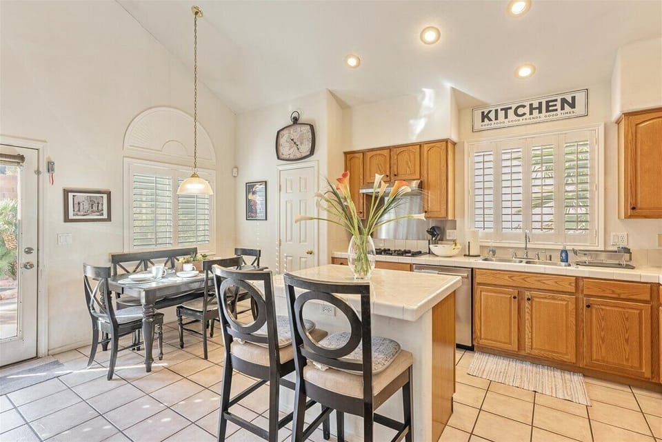 Kitchen with breakfast table, seats 9.