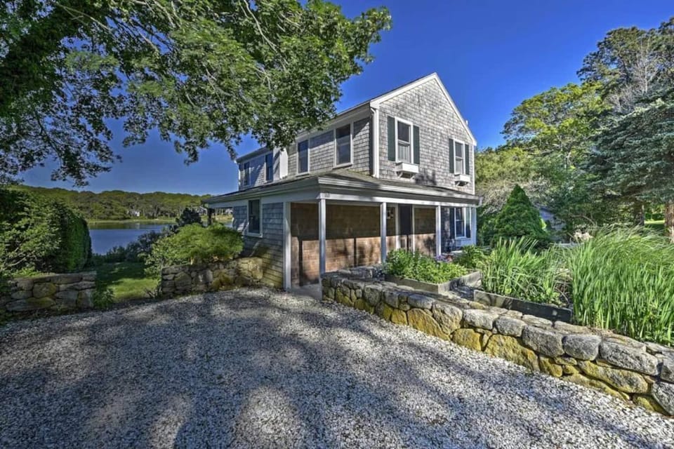 House Exterior | One Step Entrance | Large 1800 SF Living Area