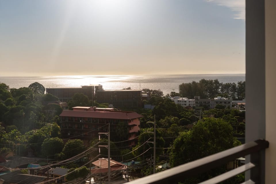 Top floor sea view apartment in Karon (15653)