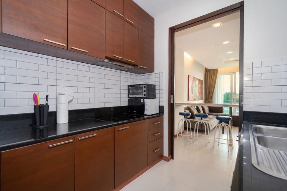 Top floor sea view apartment in Karon (15657)