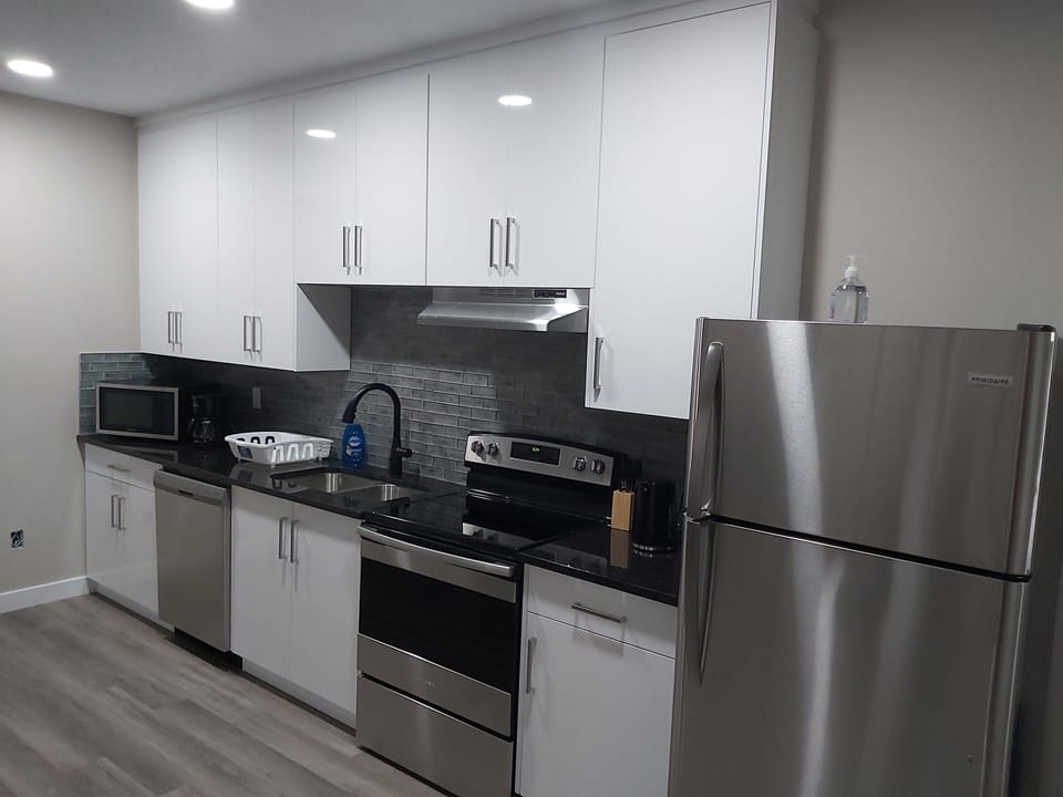 Large kitchen for your 'home' stay.