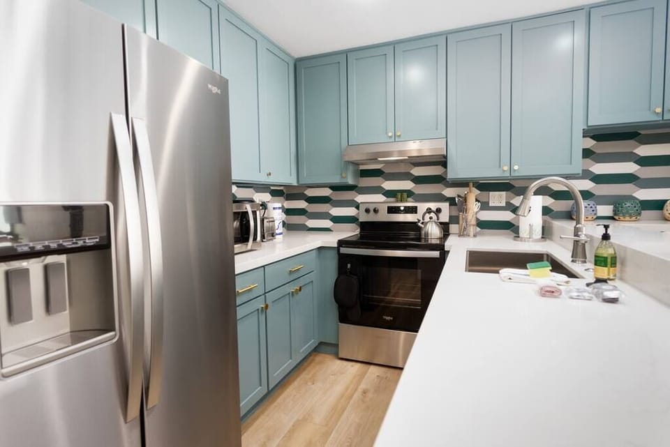 Full kitchen