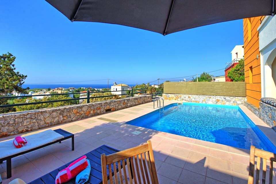 Building Exterior, Outdoor, Pool