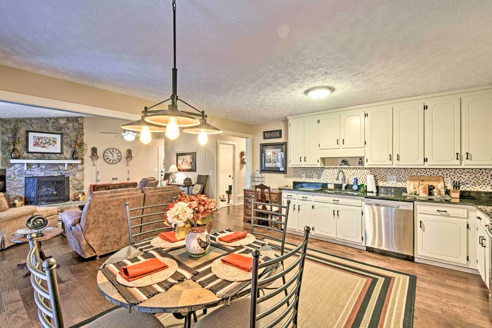 Kitchen | Dishware/Flatware