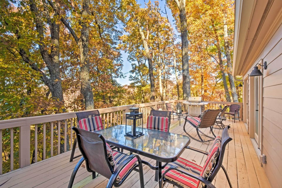 Furnished Deck | Gas Grill