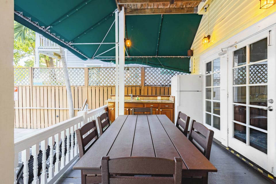 Outdoor Seating for 6