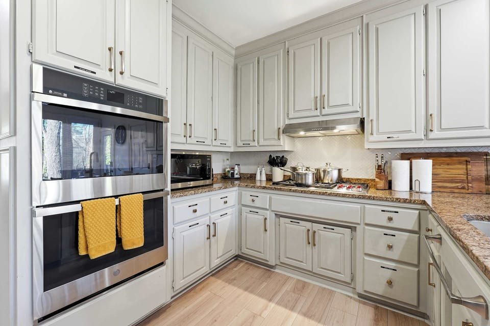Fully stocked kitchen with everything you need to cook a meal for the family. Pots, pans, blender, coffee-maker, utensils and much more. 