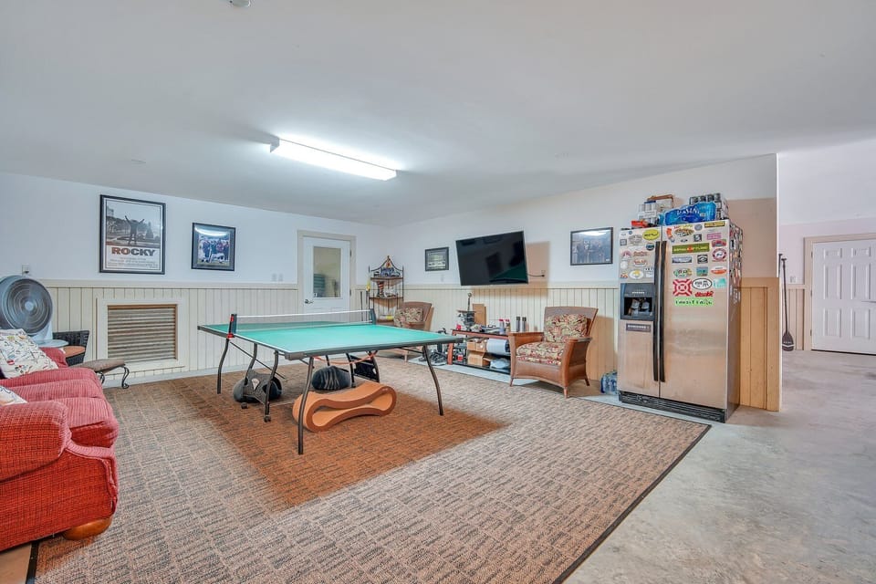 Garage level game area