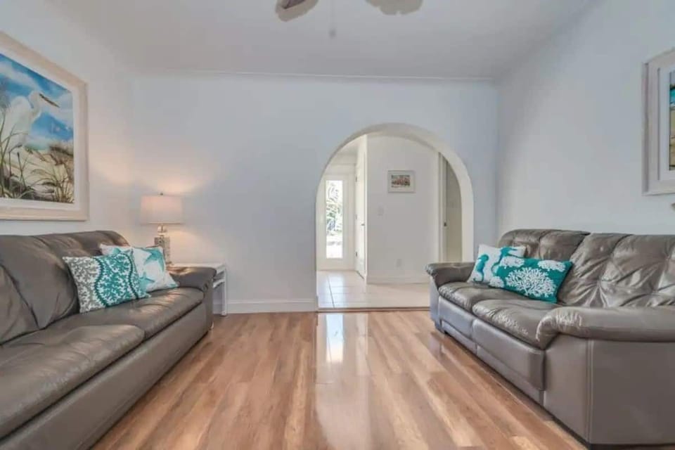 SITTING AREA