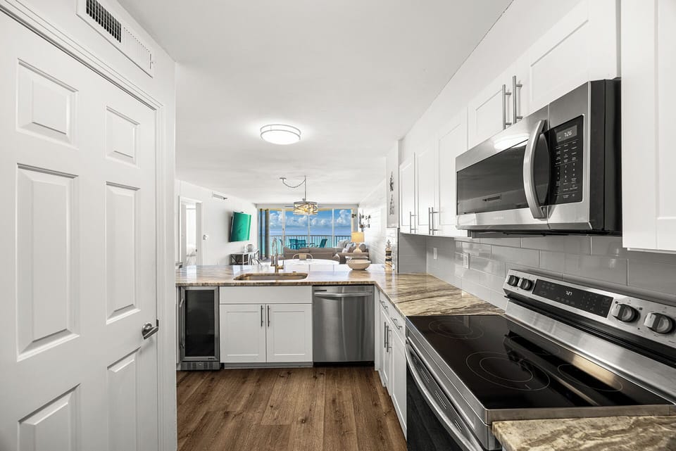Gulfside 505 Kitchen Alt