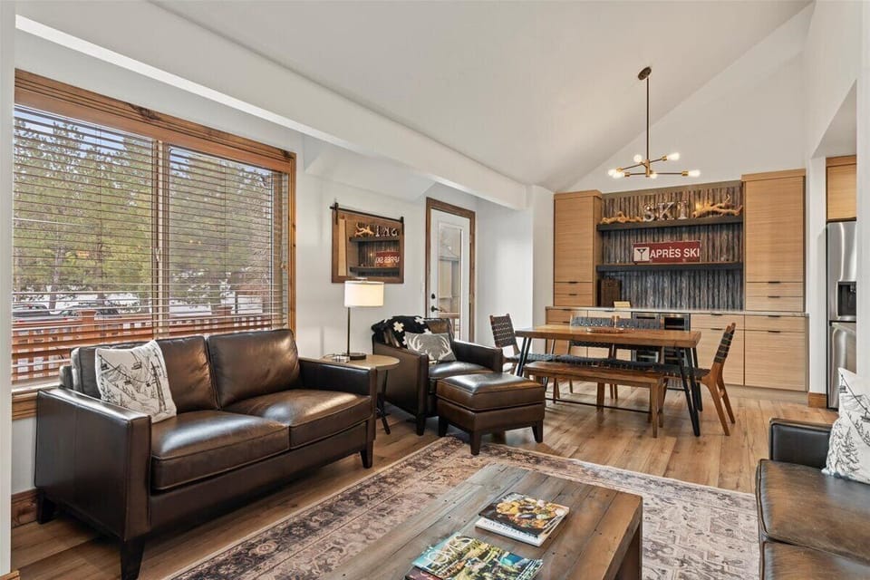 Family & Dining Room (3) - Park City Canyons Ski Resort Rental