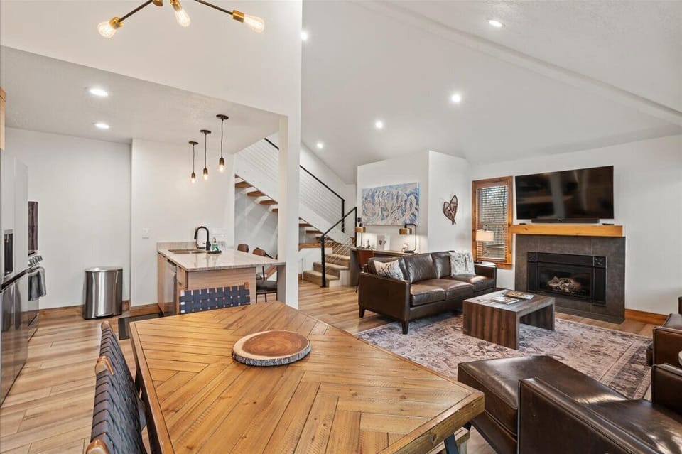 Dining & Family Room - Park City Canyons Ski Resort Rental