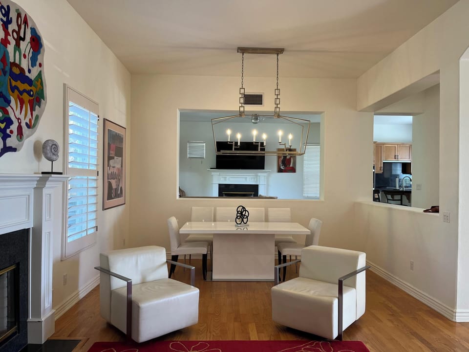 Big living area to relax and socialize 