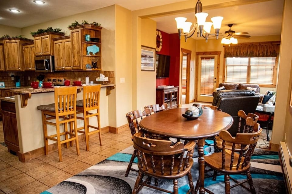 Enjoy your time in Teton Valley staying in this beautiful condo, with a wonderful open layout to enjoy the company of friends and family.