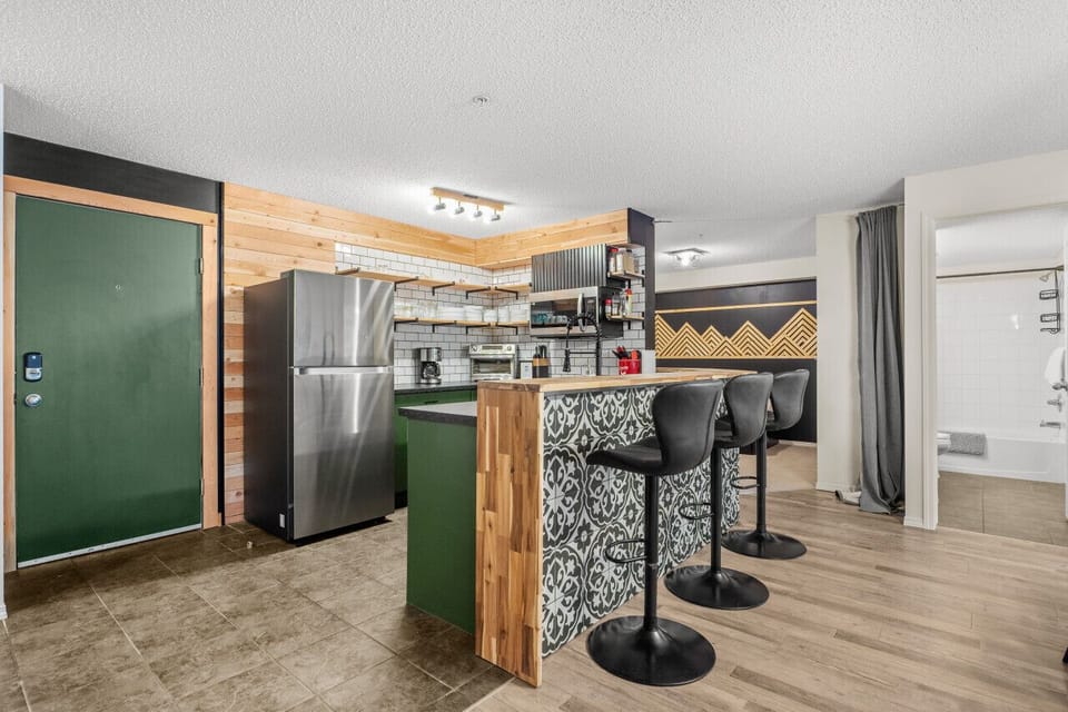 Full kitchen
