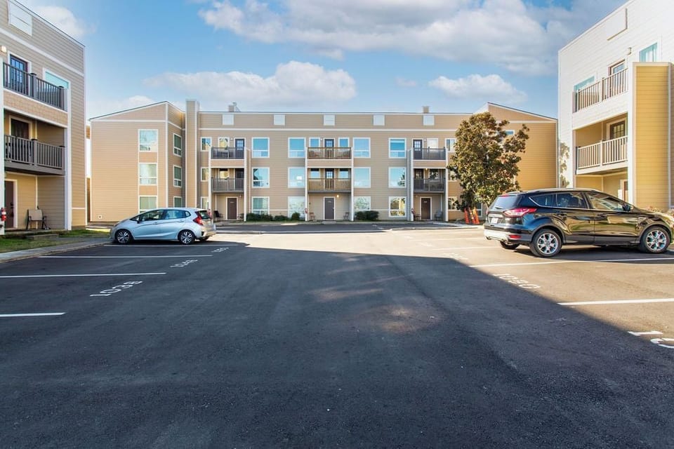 Free parking with 1 assigned spot in front of the unit