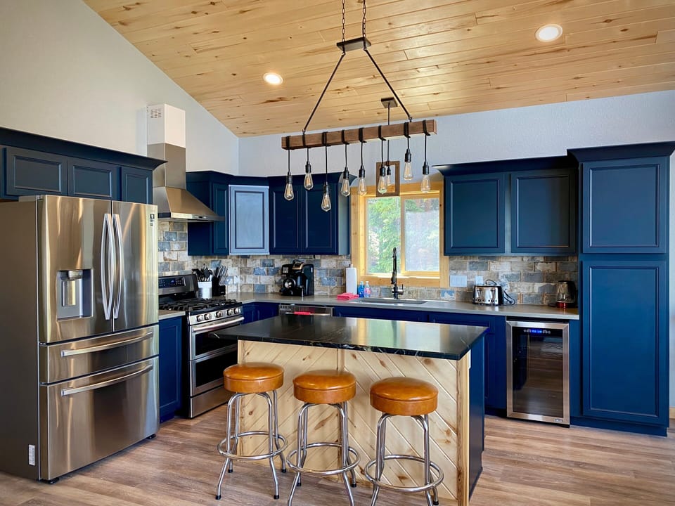 The kitchen is part of the Great Room, there is everything needed to make your meals and enjoy the company of everyone.