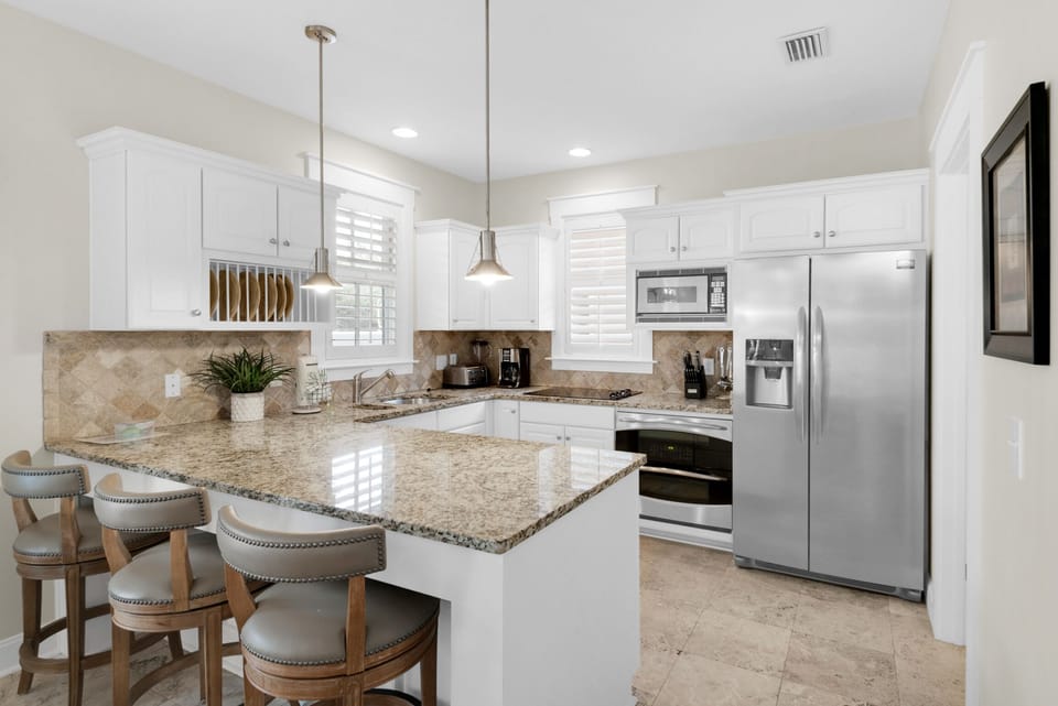 Kitchen with plenty of counter space