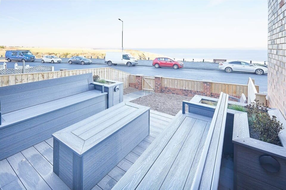 'Salty' Seaview, Saltburn-by-the-Sea - Host & Stay