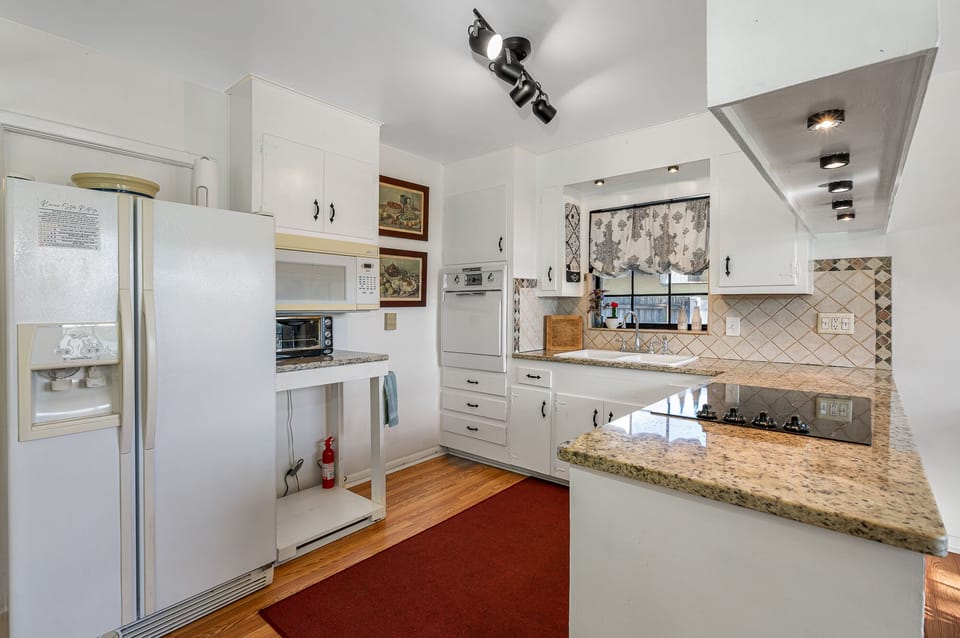 Kitchen is great whether you're cooking a multi-course meal or just reheating leftovers.