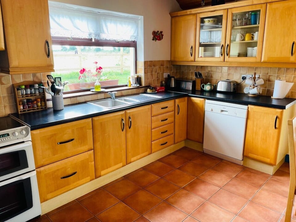 Fully-equipped kitchen