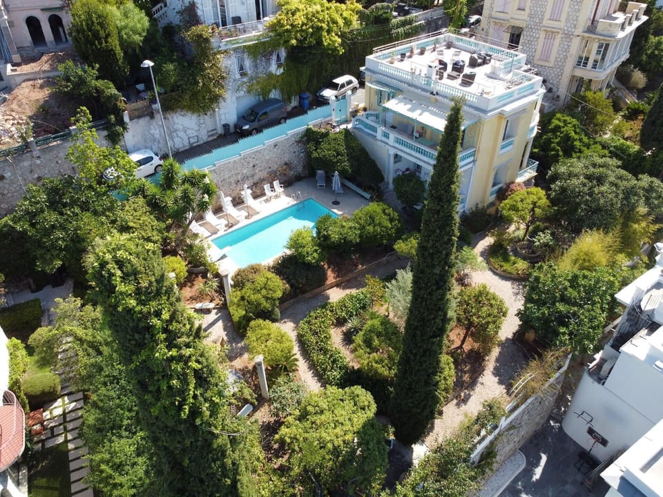 External view of the building. Villa Dracoena