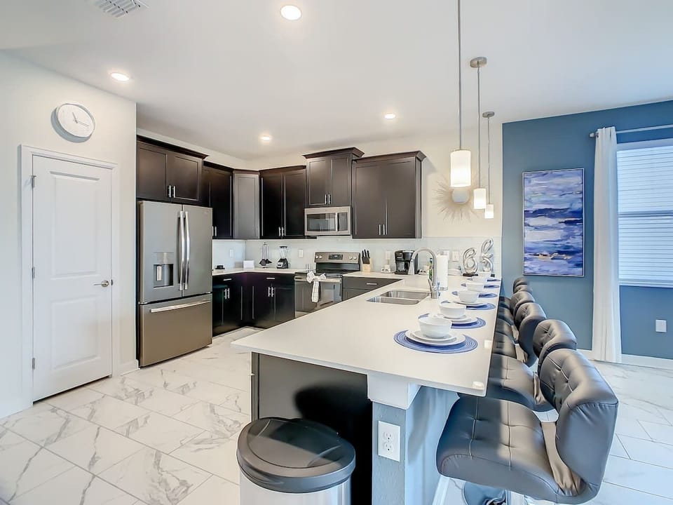 Fully equipped kitchen ready for entertainment