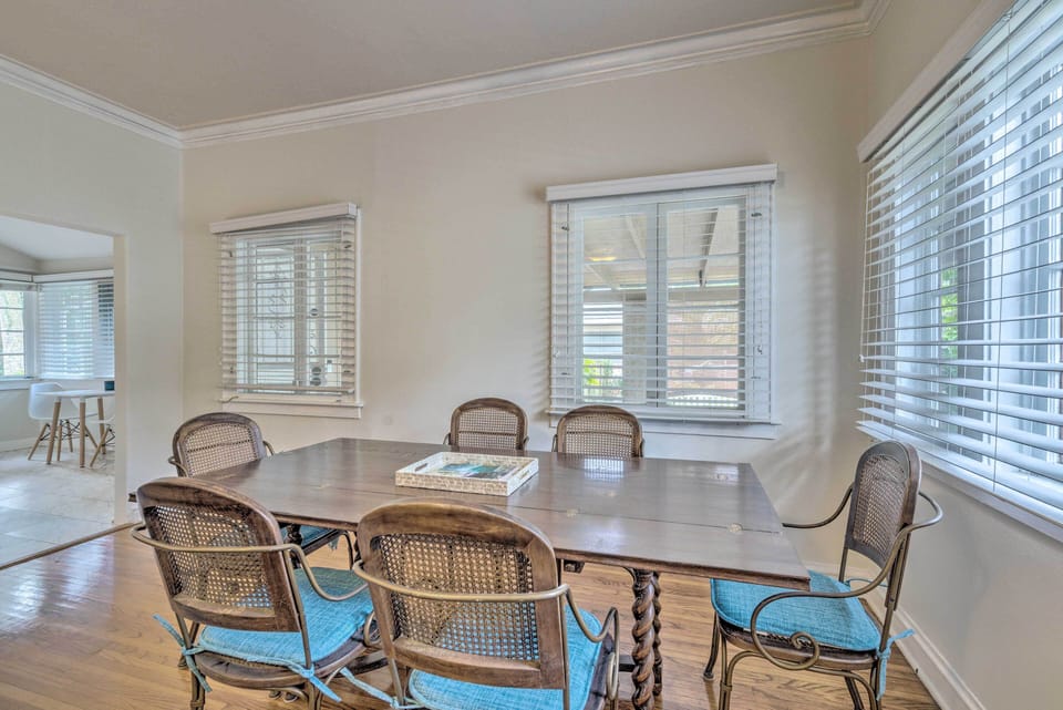 Dining Area | Dishware & Flatware Provided | High Chair