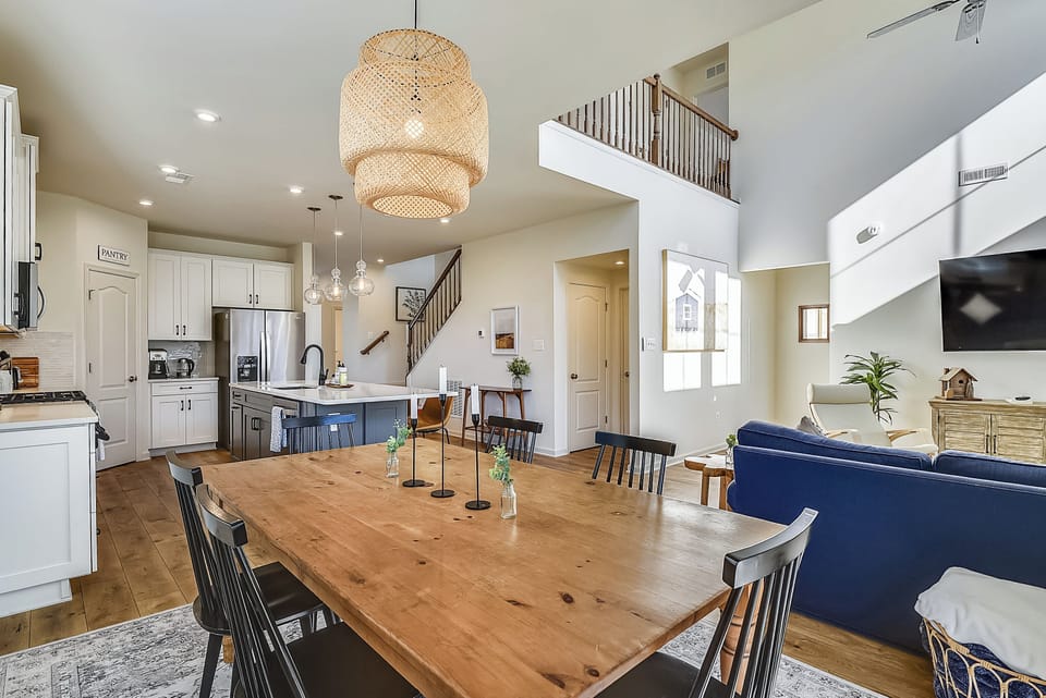 Main Level,Dining Area,