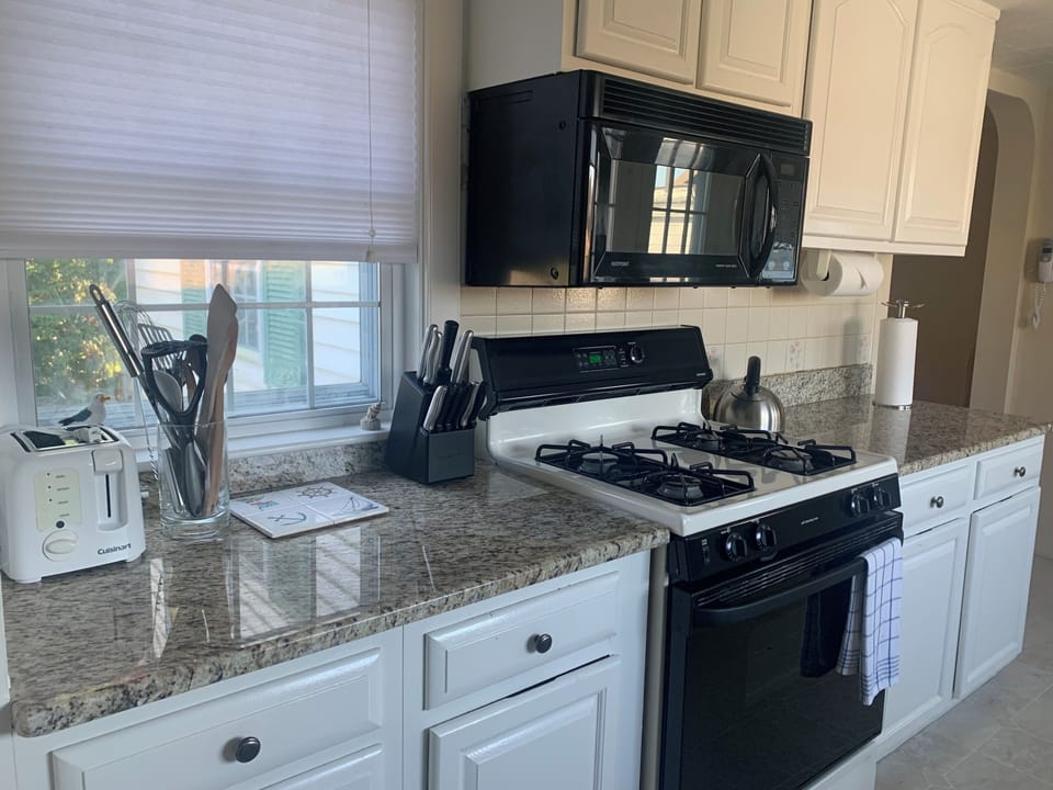 Fully equipped kitchen