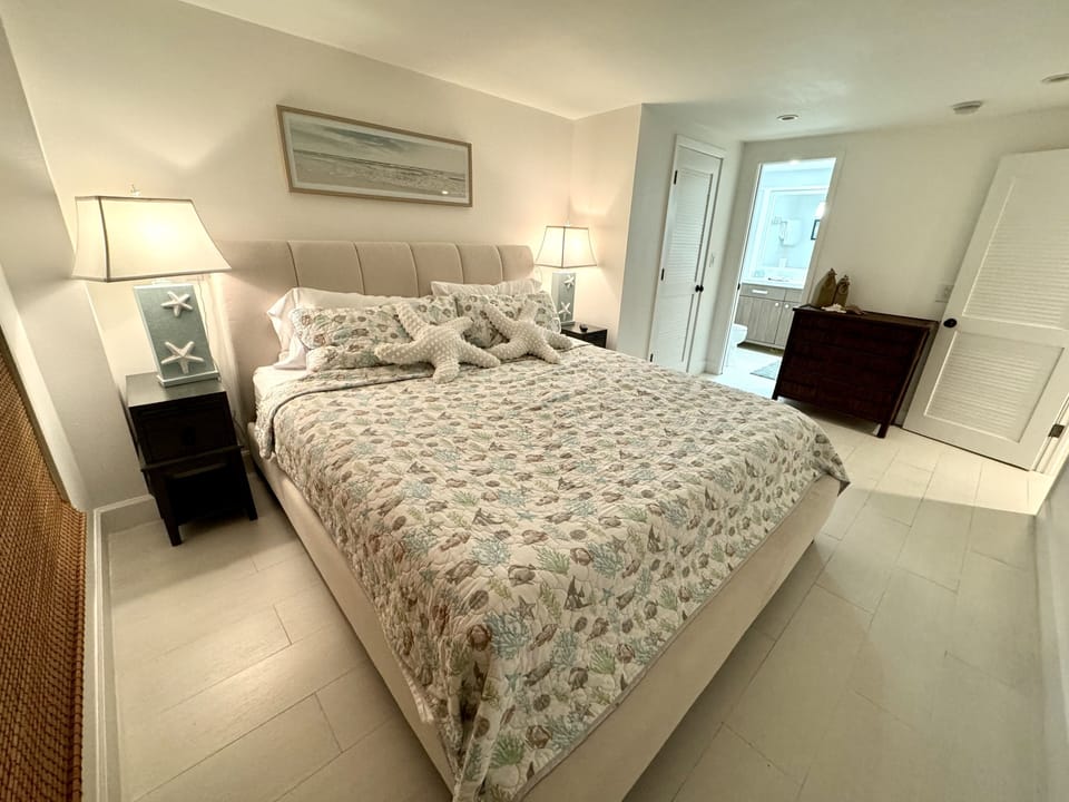 Downstairs King En-suite