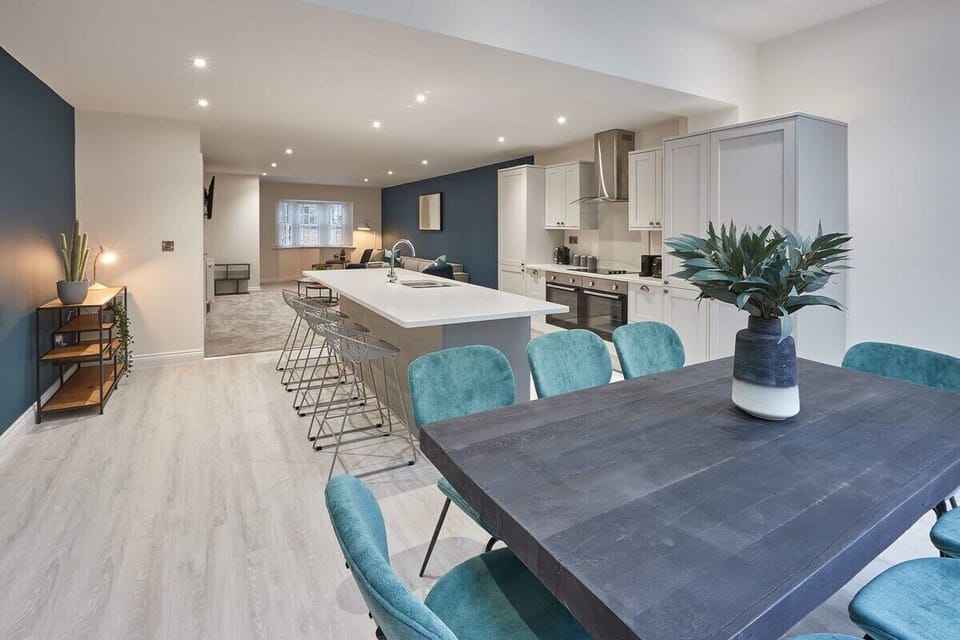 Iburn House, Briggswath - Host & Stay